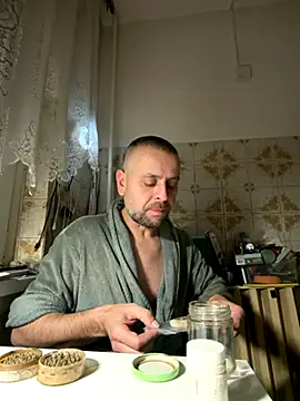 Huncutkuki online show from December 2025 11:07:01 PM