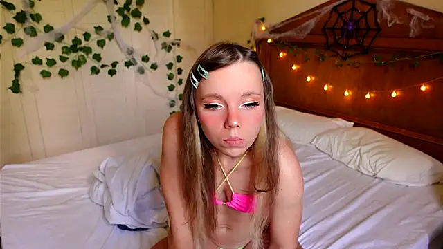 Ayra Lust online show from October 2025 07:16:02 PM