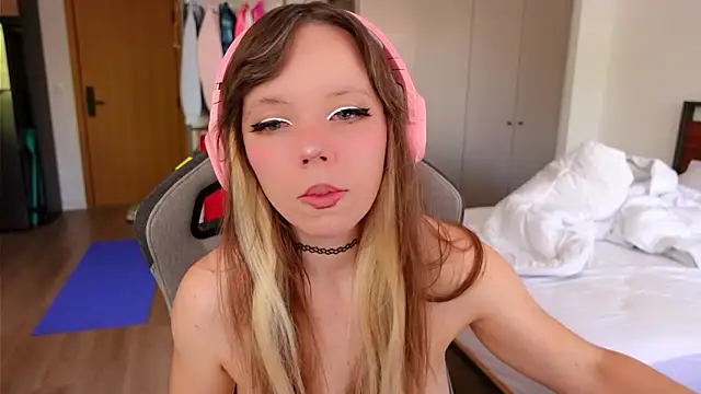 Ayra Lust online show from February 2026 07:05:01 PM