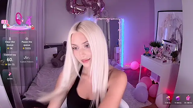 LoryWood online show from December 2025 03:36:02 PM