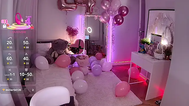 LoryWood online show from December 2025 04:16:01 PM