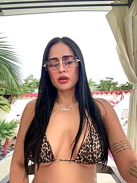 Alexandra duque online show from October 2025 08:33:02 PM