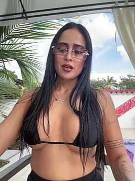 Snapshot of Alexandra_duque chatting on November 2025 08:41:01 PM Alexandra duque online show from November 2025 08:41:01 PM