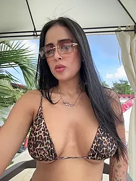 Snapshot of Alexandra_duque chatting on November 2025 08:23:02 PM Alexandra duque online show from November 2025 08:23:02 PM