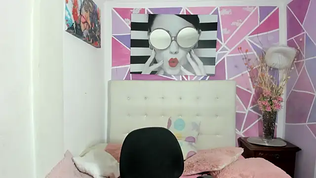 Brisahott online show from March 2025 02:18:02 PM