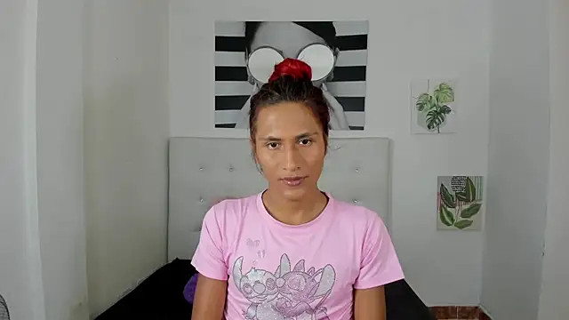 Brisahott online show from November 2025 01:32:02 AM