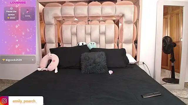 Snapshot of emilyaboott chatting on November 2025 04:27:01 AM emilyaboott online show from November 2025 04:27:01 AM