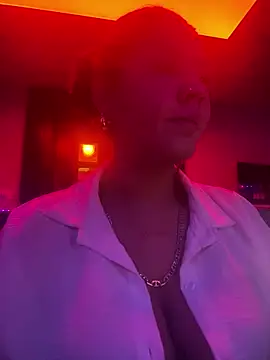 Snapshot of andreinitahg chatting on December 2024 11:03:02 PM andreinitahg online show from December 2024 11:03:02 PM