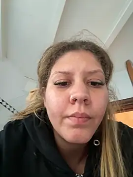 Snapshot of andreinitahg chatting on October 2025 05:14:02 PM andreinitahg online show from October 2025 05:14:02 PM