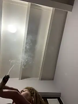 Snapshot of andreinitahg chatting on January 2025 07:07:01 PM andreinitahg online show from January 2025 07:07:01 PM