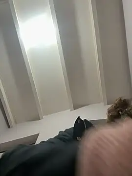 Snapshot of andreinitahg chatting on January 2025 06:55:02 PM andreinitahg online show from January 2025 06:55:02 PM