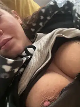 Snapshot of andreinitahg chatting on January 2025 01:35:01 PM andreinitahg online show from January 2025 01:35:01 PM