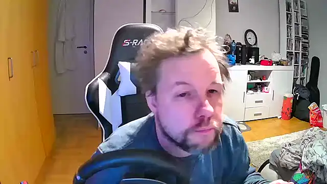 larsgessner30 online show from March 2026 11:07:02 PM