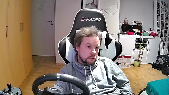 larsgessner30 online show from October 2025 12:09:01 AM