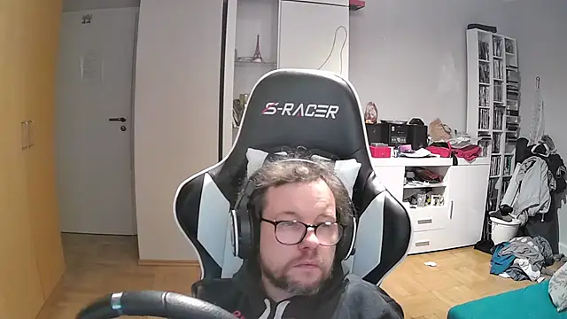 larsgessner30 online show from November 2025 09:52:01 PM