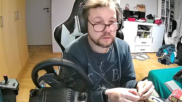 larsgessner30 online show from October 2025 03:46:02 PM