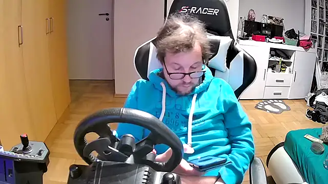 larsgessner30 online show from October 2025 09:26:02 PM