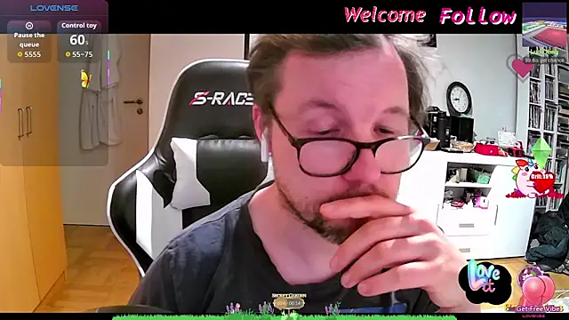 larsgessner30 online show from May 2026 02:33:01 AM
