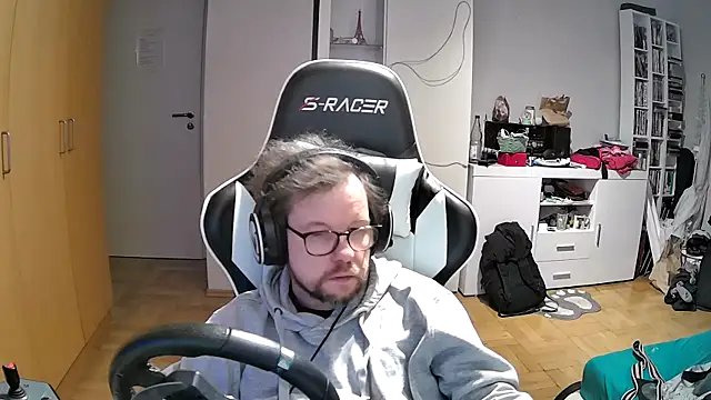 larsgessner30 online show from October 2025 12:20:01 AM