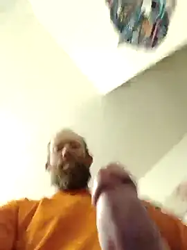 dougyhung2231 online show from December 2025 01:20:02 AM