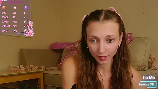Snapshot of Milky_flexy_cat chatting on June 2026 06:02:01 PM Milky flexy cat online show from June 2026 06:02:01 PM
