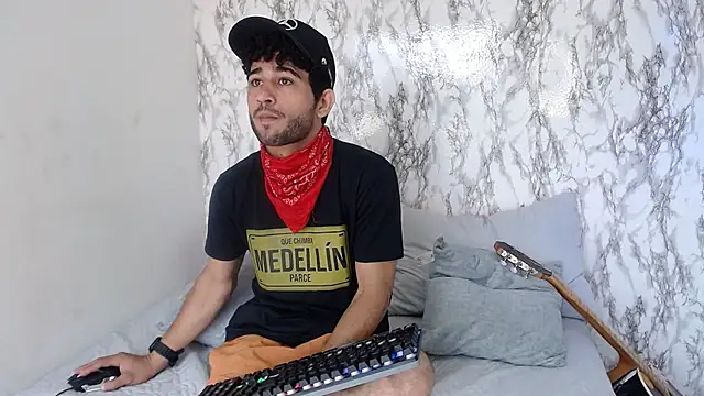 Moon and aaron online show from February 2026 05:00:02 PM