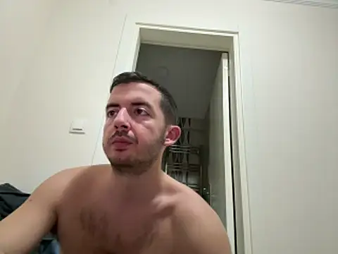 laynufff online show from April 2026 05:52:01 PM