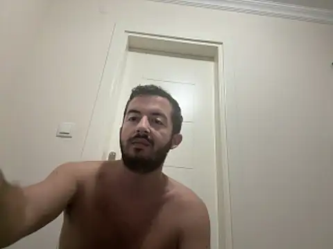 Snapshot of laynufff chatting on June 2026 05:03:02 AM laynufff online show from June 2026 05:03:02 AM