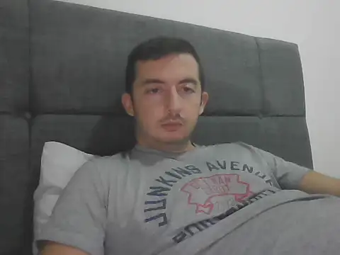 laynufff online show from October 2025 06:49:02 PM