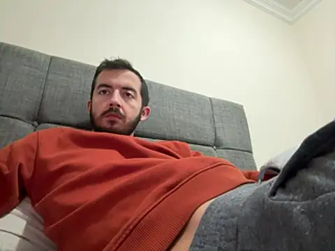 laynufff online show from March 2026 09:07:02 PM