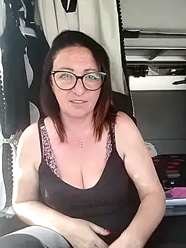 cuplubijoanna online show from April 2026 12:01:01 PM