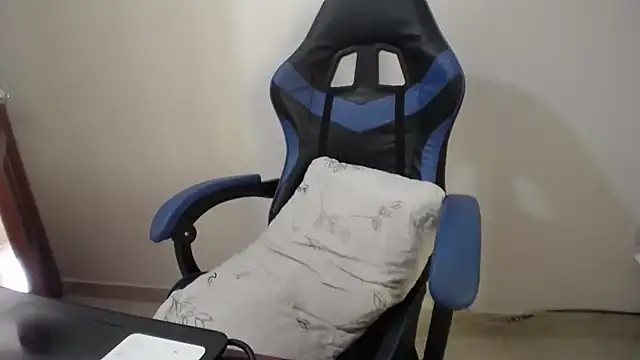 yohatinelly07 online show from April 2026 02:09:01 PM