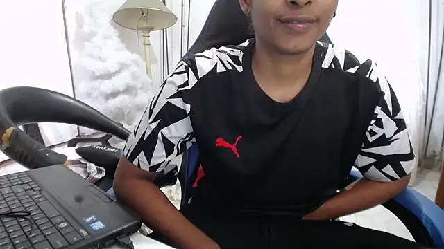 yohatinelly07 online show from November 2025 08:31:01 PM