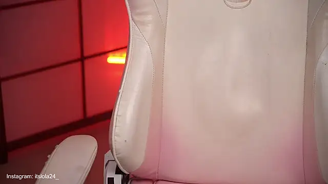 Snapshot of its_lola24 chatting on December 2025 11:18:02 PM its lola24 online show from December 2025 11:18:02 PM