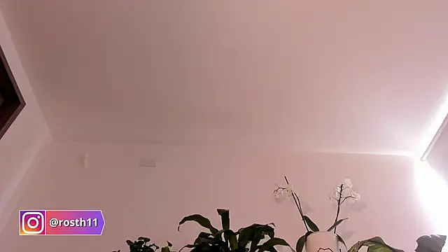 rossth1 online show from October 2025 07:03:02 PM