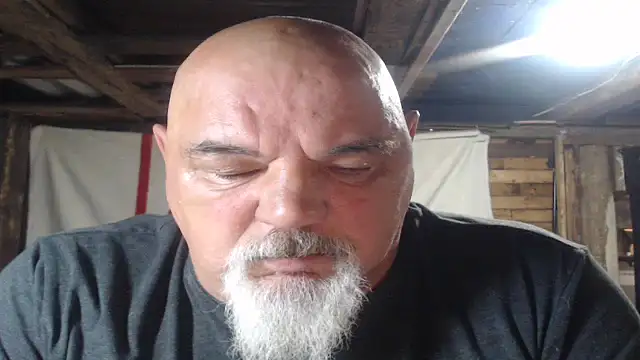 Newfiesausage1972 online show from July 2026 09:16:01 AM