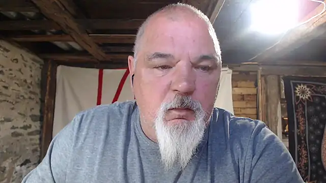 Newfiesausage1972 online show from July 2026 10:50:02 AM
