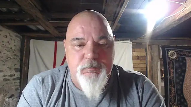 Newfiesausage1972 online show from July 2026 09:52:01 AM