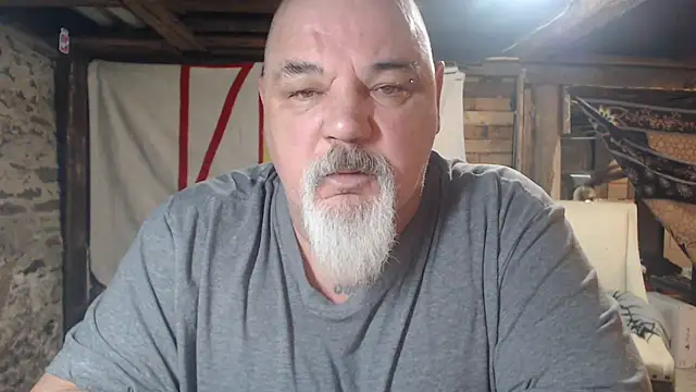 Newfiesausage1972 online show from March 2026 08:54:01 AM