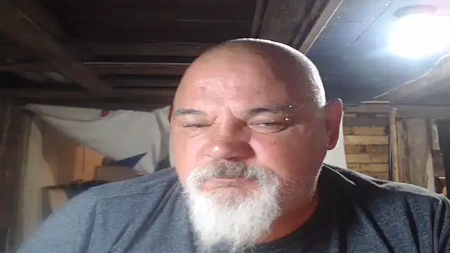 Newfiesausage1972 online show from July 2026 08:32:02 AM