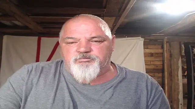 Newfiesausage1972 online show from June 2026 11:27:01 AM