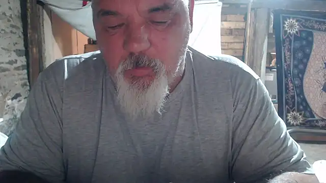 Newfiesausage1972 online show from July 2026 09:09:02 AM