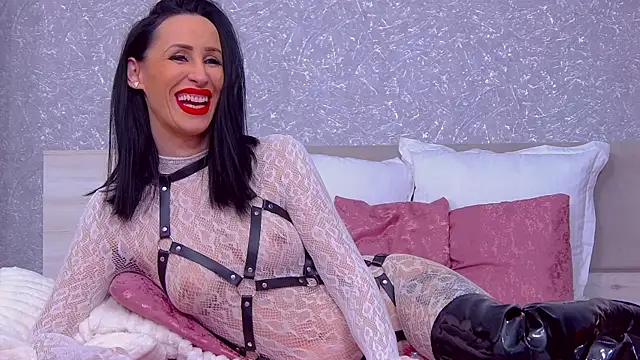 EmmaDevereaux online show from December 2025 06:07:01 AM