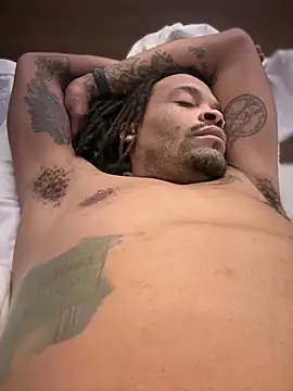 1BeautyN1Beast online show from December 2025 03:43:02 AM