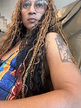 Shuggabutt online show from September 2025 01:08:01 AM