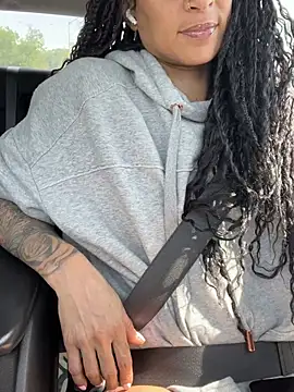 Shuggabutt online show from March 2026 09:27:01 PM