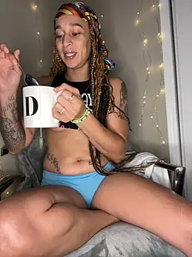 Shuggabutt online show from October 2025 01:45:02 PM