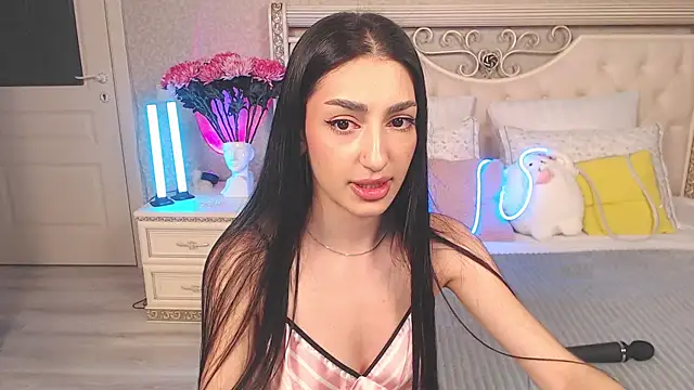 Lina Robbins online show from February 2026 02:43:01 AM