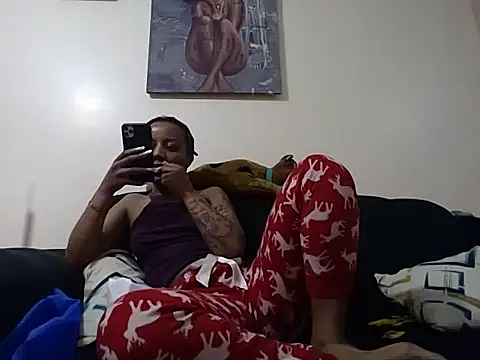 hoely grail01 online show from December 2025 05:12:01 PM