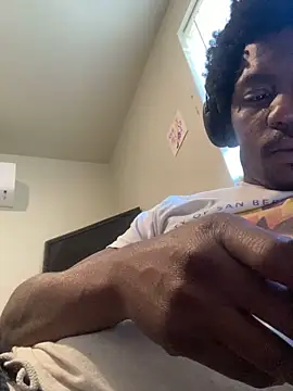 Snapshot of gaimov3r2024 chatting on November 2025 09:40:01 PM gaimov3r2024 online show from November 2025 09:40:01 PM